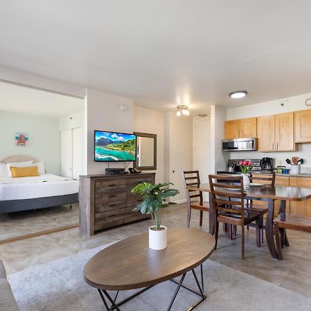Light & Airy 8Th Floor Ocean View Condo With Lanai Condo Honolulu Exteriér fotografie