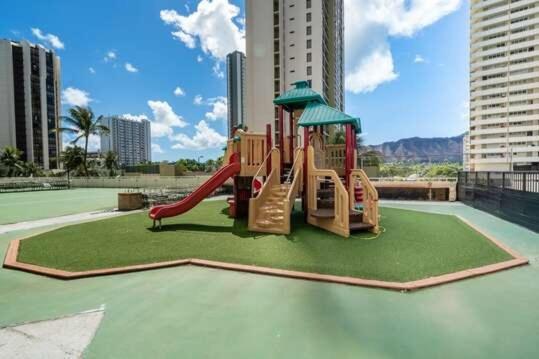 Light & Airy 8Th Floor Ocean View Condo With Lanai Condo Honolulu Exteriér fotografie